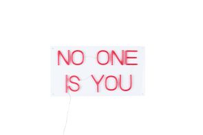 Bold Monkey - Neon bord No One Non Social